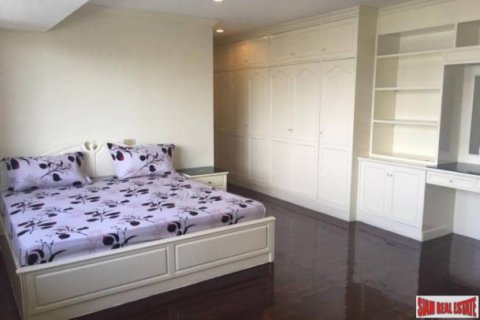 Квартира в Бангкоке, Таиланд с 5 спальнями  № 125640 - фото 2