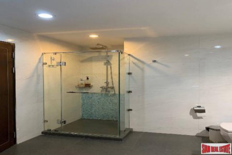 Квартира в Бангкоке, Таиланд с 3 спальнями  № 125642 - фото 5