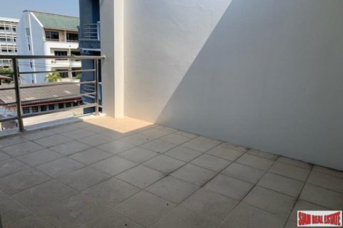 House in Bangkok, Thailand 5 bedrooms № 125636 - photo 5