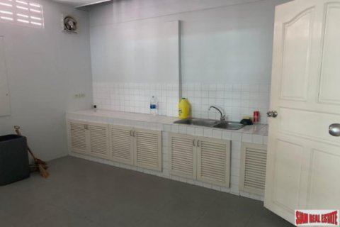 House in Bangkok, Thailand 5 bedrooms № 125636 - photo 21