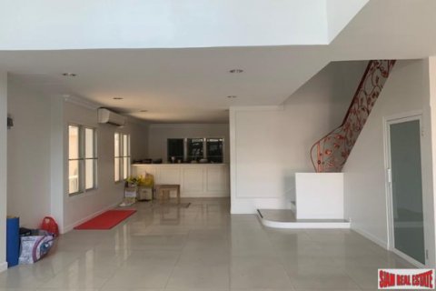 House in Bangkok, Thailand 5 bedrooms № 125636 - photo 25