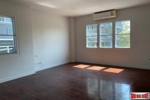 House in Bangkok, Thailand 5 bedrooms № 125636 - photo 8