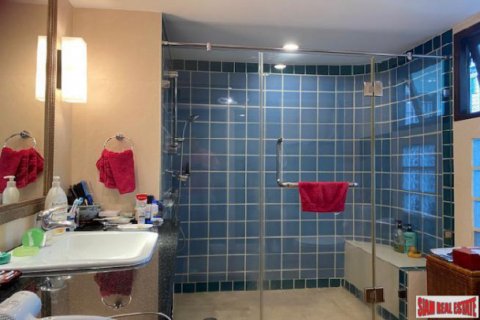 Apartment in Bangkok, Thailand 3 bedrooms № 125638 - photo 19