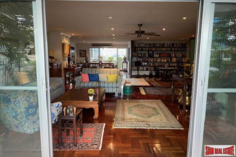 Apartment in Bangkok, Thailand 3 bedrooms № 125638 - photo 20