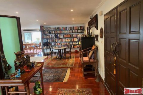 Apartment in Bangkok, Thailand 3 bedrooms № 125638 - photo 23