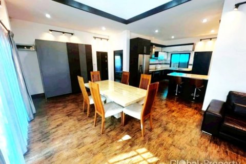 House in Pattaya, Thailand 3 bedrooms № 124185 - photo 7