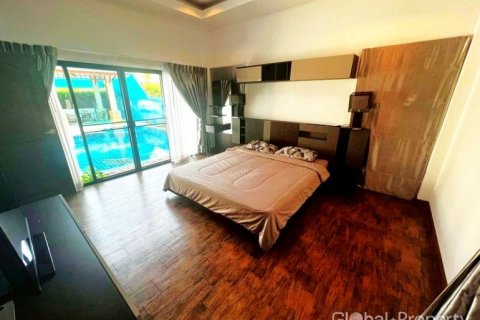House in Pattaya, Thailand 3 bedrooms № 124185 - photo 10