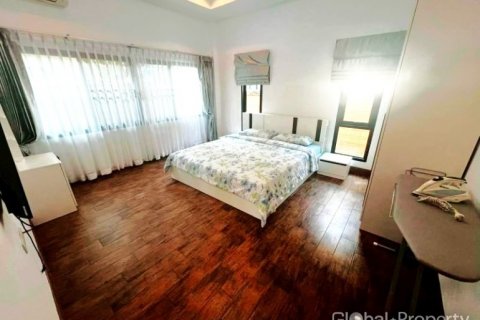 House in Pattaya, Thailand 3 bedrooms № 124185 - photo 11