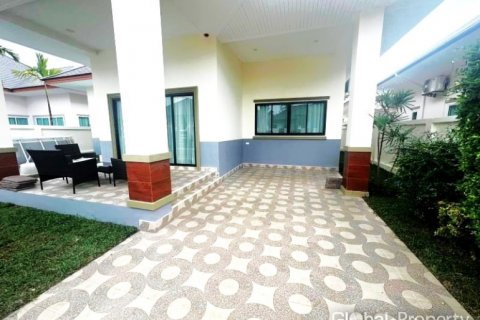 Дом в Паттайе, Таиланд с 3 спальнями  № 124187 - фото 2