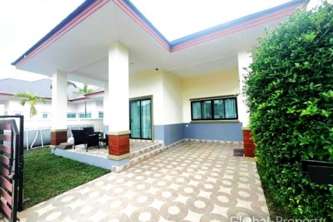 Дом в Паттайе, Таиланд с 3 спальнями  № 124187 - фото 1