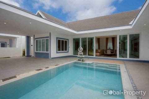 Дом в Паттайе, Таиланд с 5 спальнями  № 124182 - фото 2