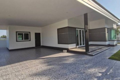 House in Bang Lamung, Thailand 3 bedrooms № 119757 - photo 3