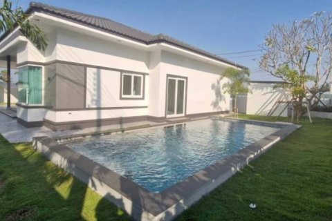 House in Bang Lamung, Thailand 3 bedrooms № 119757 - photo 2