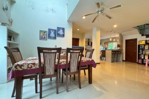 Villa in Pattaya, Thailand 4 bedrooms № 142648 - photo 4