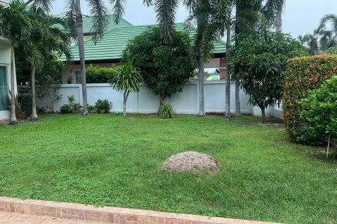 Villa in Pattaya, Thailand 4 bedrooms № 142648 - photo 6