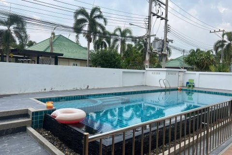 Villa in Pattaya, Thailand 4 bedrooms № 142648 - photo 1