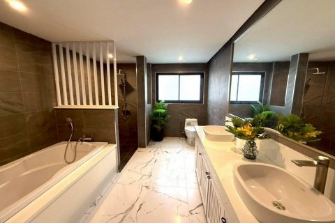 Дом в Паттайе, Таиланд с 4 спальнями  № 133104 - фото 11