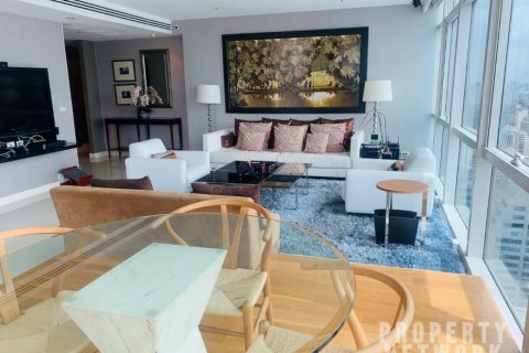 Condo à Pathum Wan, Bangkok, Thaïlande, 3 chambres  № 123624 - photo 2