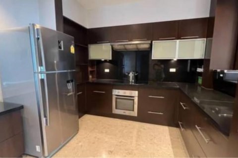 Кондоминиум с 4 спальнями в Патхум Ване, Бангкок, Таиланд № 123622 - фото 4