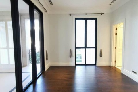 Кондоминиум с 3 спальнями в Патхум Ване, Бангкок, Таиланд № 123627 - фото 4