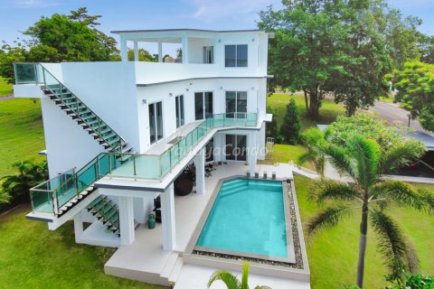 House in Sattahip, Thailand 4 bedrooms № 115758 - photo 4