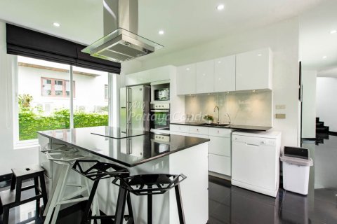 House in Sattahip, Thailand 5 bedrooms № 115757 - photo 11