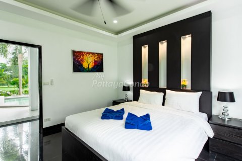 House in Sattahip, Thailand 5 bedrooms № 115757 - photo 14