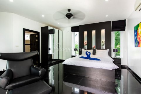 House in Sattahip, Thailand 5 bedrooms № 115757 - photo 19