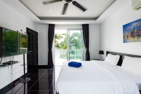 House in Sattahip, Thailand 5 bedrooms № 115757 - photo 21