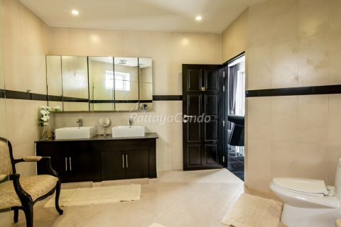 House in Sattahip, Thailand 5 bedrooms № 115757 - photo 16