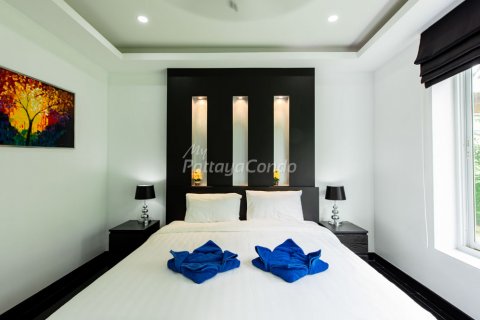 House in Sattahip, Thailand 5 bedrooms № 115757 - photo 13