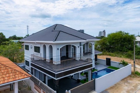 Вилла в Хуа Хине, Таиланд с 4 спальнями  № 132554 - фото 5
