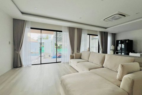 Villa in Bang Tao, Thailand 3 bedrooms № 132555 - photo 4