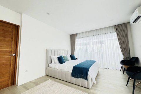 Villa in Bang Tao, Thailand 3 bedrooms № 132555 - photo 6