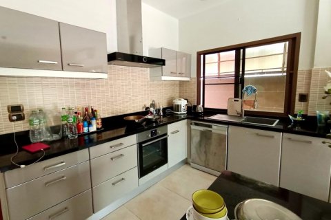 House in Pattaya, Thailand 4 bedrooms № 132321 - photo 11