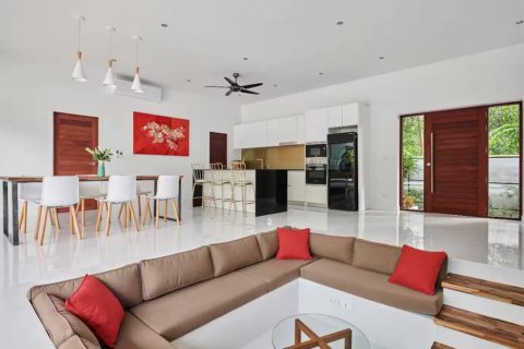 Villa in Ko Samui, Thailand 4 bedrooms № 124500 - photo 7