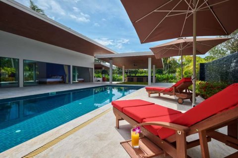 Villa in Ko Samui, Thailand 4 bedrooms № 124500 - photo 1