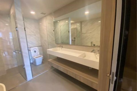 Кондоминиум с 3 спальнями в Ваттхане, Бангкок, Таиланд № 123637 - фото 12