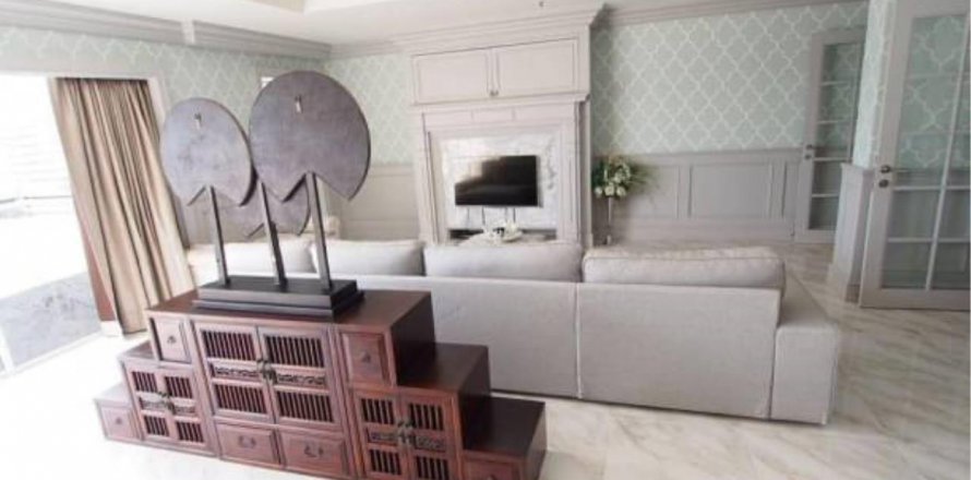 Condo in Watthana, Bangkok, Thailand, 4 bedrooms  № 123638