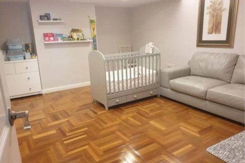 Condo in Watthana, Bangkok, Thailand, 4 bedrooms  № 123638 - photo 19