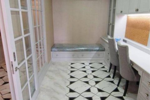 Condo in Watthana, Bangkok, Thailand, 4 bedrooms  № 123638 - photo 30