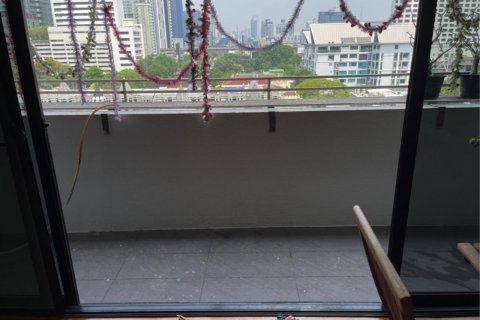 Condo in Khlong Toei, Bangkok, Thailand, 3 bedrooms  № 123639 - photo 22