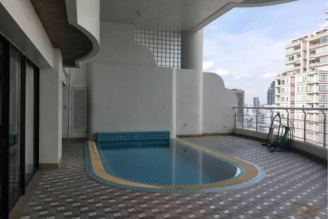 Condo in Khlong Toei, Bangkok, Thailand, 3 bedrooms  № 123639 - photo 26