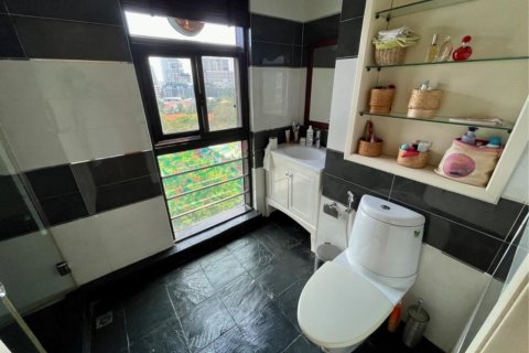 Condo in Khlong Toei, Bangkok, Thailand, 3 bedrooms  № 123639 - photo 12