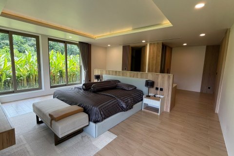 Villa in Phuket, Thailand 5 bedrooms № 70783 - photo 5