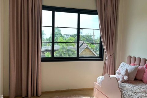 Chalet de 4 dormitorios en Pattaya, Tailandia № 123294 - foto 3