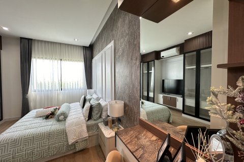 Villa in Pattaya, Thailand 4 bedrooms № 123295 - photo 13