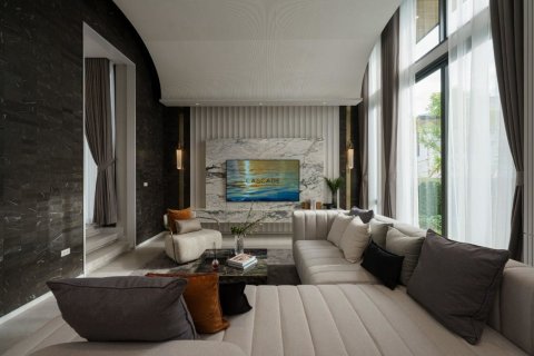 Chalet de 4 dormitorios en Pattaya, Tailandia № 123296 - foto 2