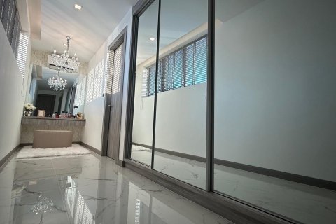 Вилла в Паттайе, Таиланд с 3 спальнями  № 123293 - фото 23