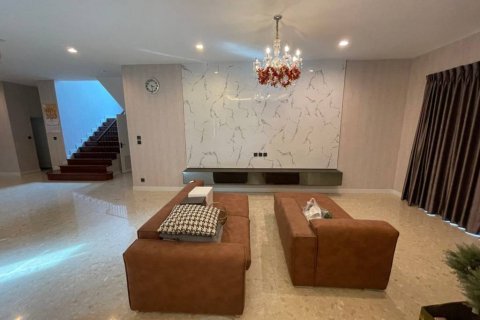 Дом в Самутпракане, Таиланд с 4 спальнями № 86596 - фото 7